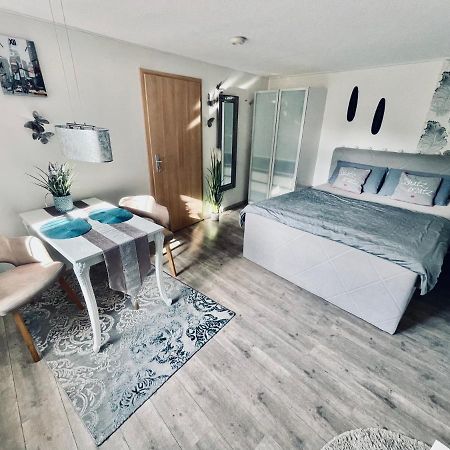 Wohnung Mit Charme, Netflix Rheinstetten Ngoại thất bức ảnh