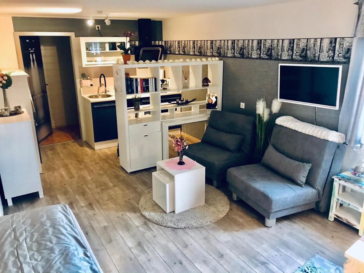 Wohnung Mit Charme, Netflix Rheinstetten Ngoại thất bức ảnh